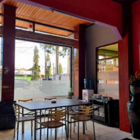 Hotel Rosichan Bau Bau Mitra Reddoorz Baubau Exterior photo